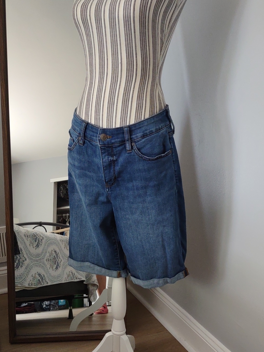 St. John's Bay Denim Bermuda Shorts Ladies Size 10